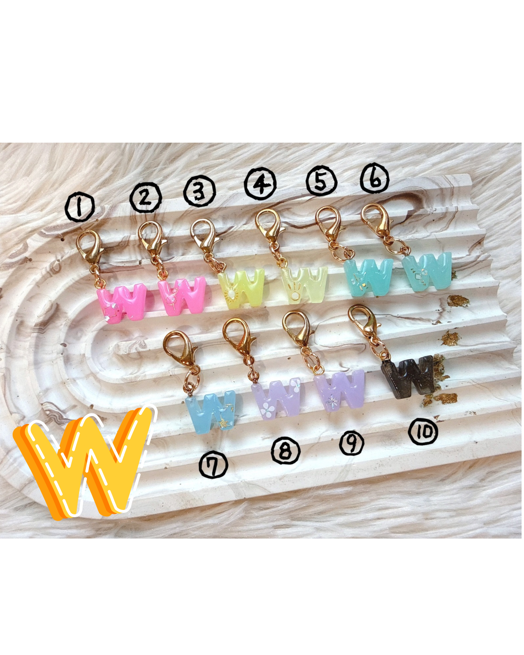 イニシャルチャーム『Ｗ』の画像